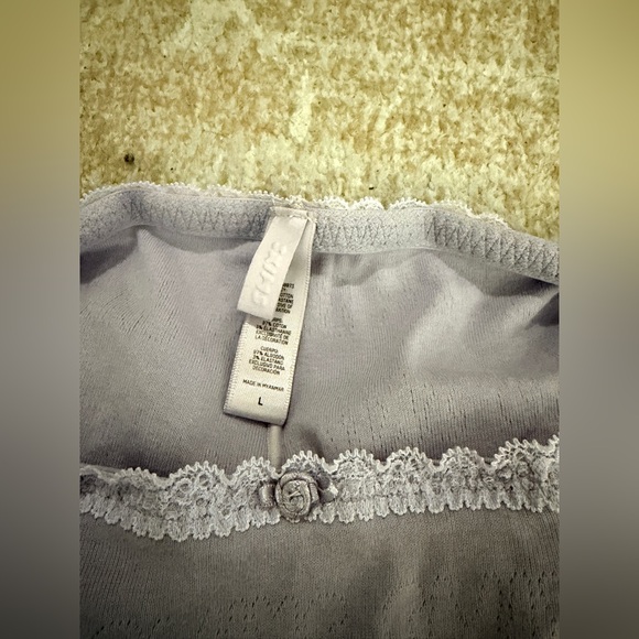 SKIMS Lace Logo Pointelle Boxers in Lavender- size large - Picture 4 of 8